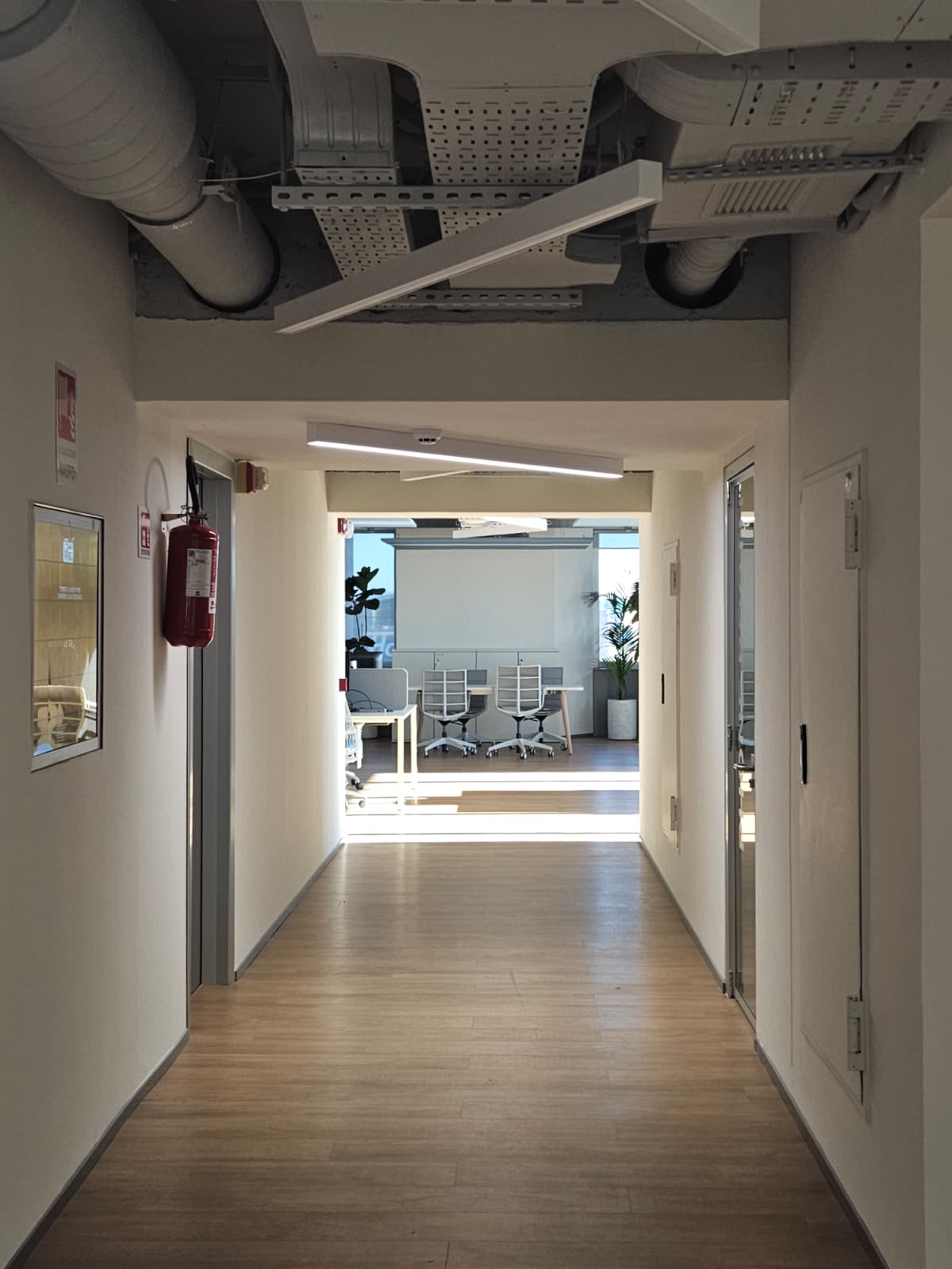 Centro Direzionale - disimpegno sala riunioni